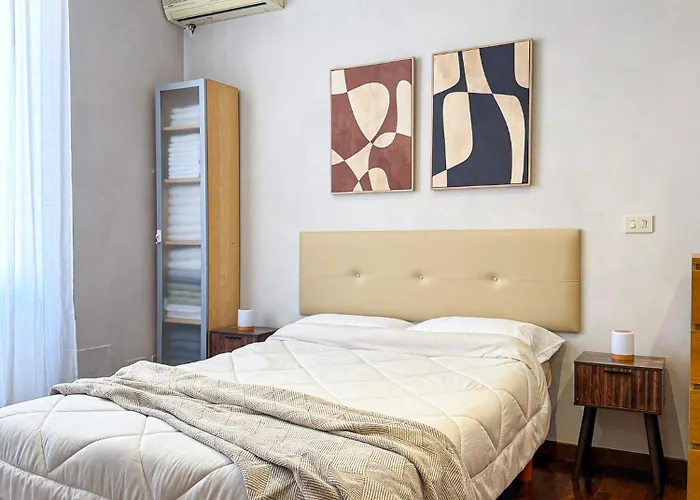 Luxury Flat- In Centre Of *